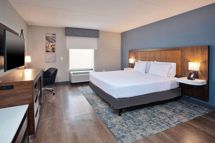 Room 12 of 26