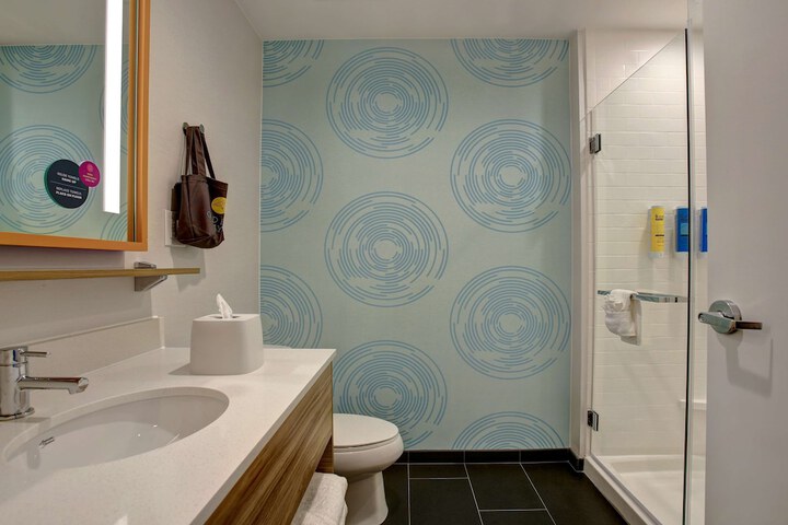 Room 15 of 27