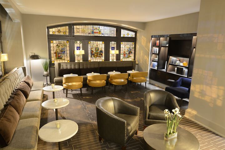 Lounge 80 of 95