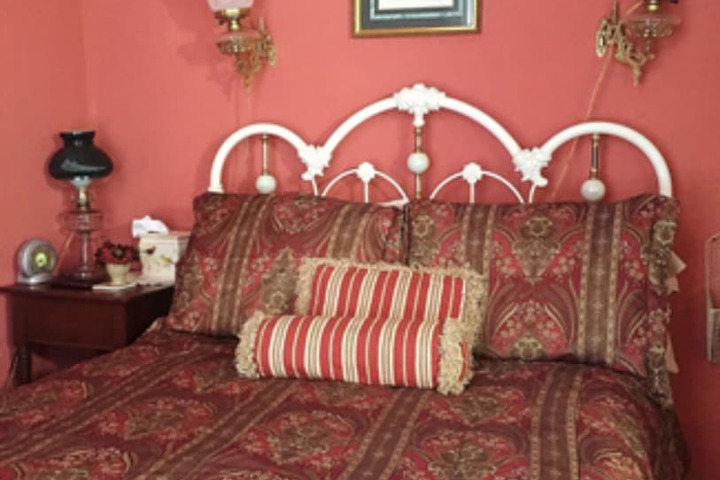 Inn at the Canal Bed & Breakfast