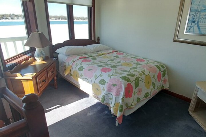 Room 113 of 128
