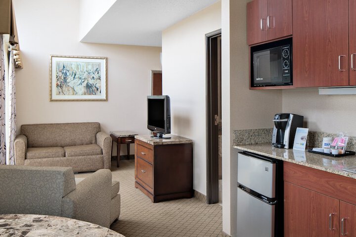 Holiday Inn Express Grove City by IHG