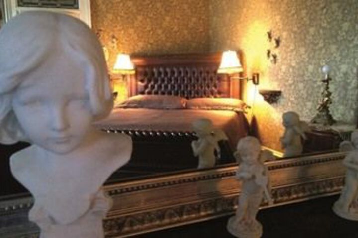 Nicki Lee Mansion
