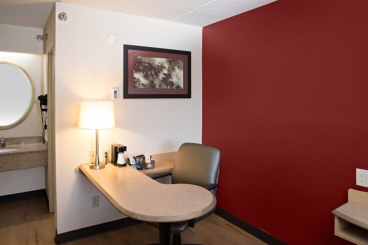 Room 13 of 32