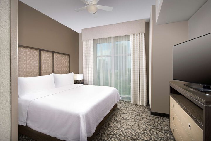 Room 14 of 37