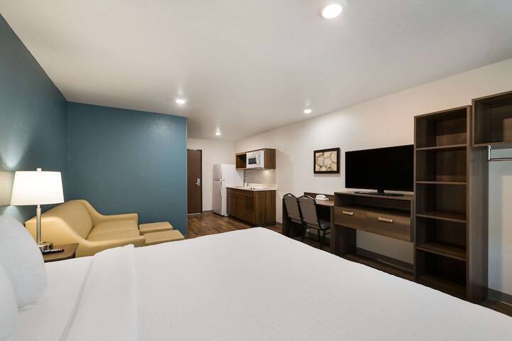Room 12 of 32