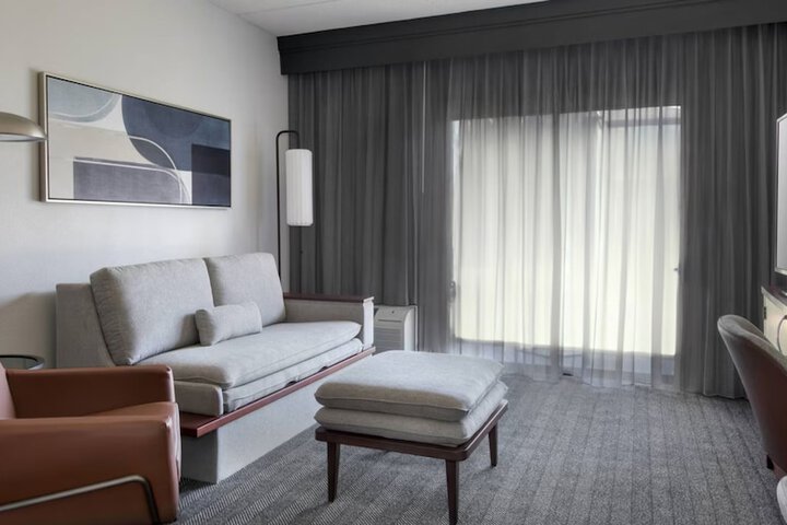Room 8 of 23
