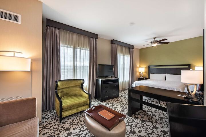 Homewood Suites by Hilton Oxnard / Camarillo