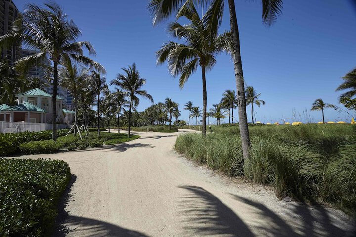 Sea View Hotel Bal Harbour, on the Ocean