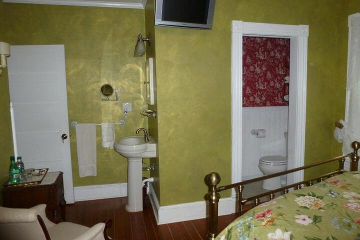 Back INN Time B & B