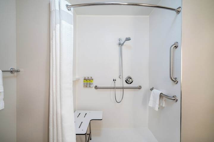 Holiday Inn Express & Suites Atlanta Airport NE - Hapeville by IHG