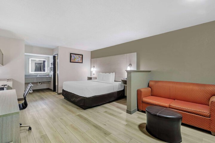 Room 9 of 29