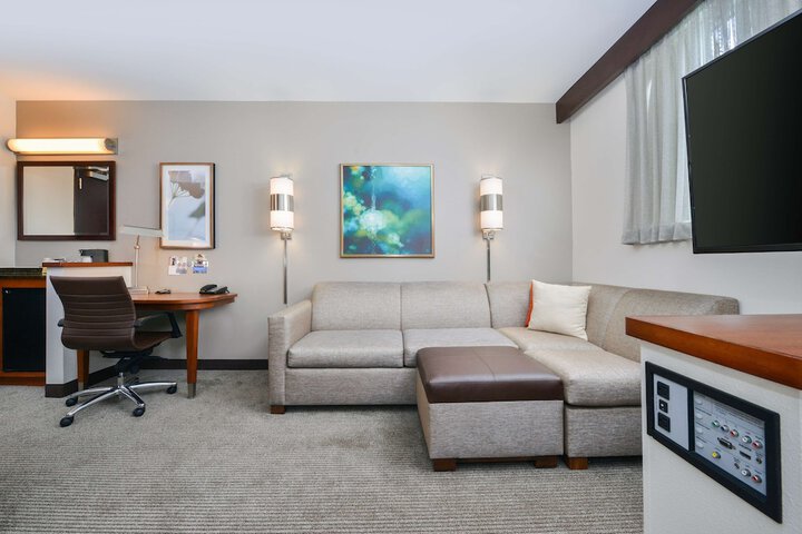 Room 18 of 38