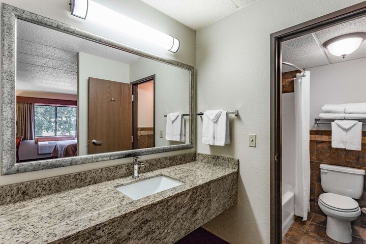 Room 17 of 25