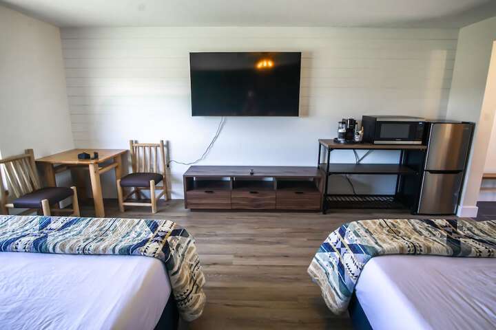 Room 43 of 77