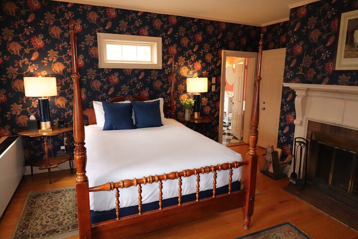 Room 51 of 144