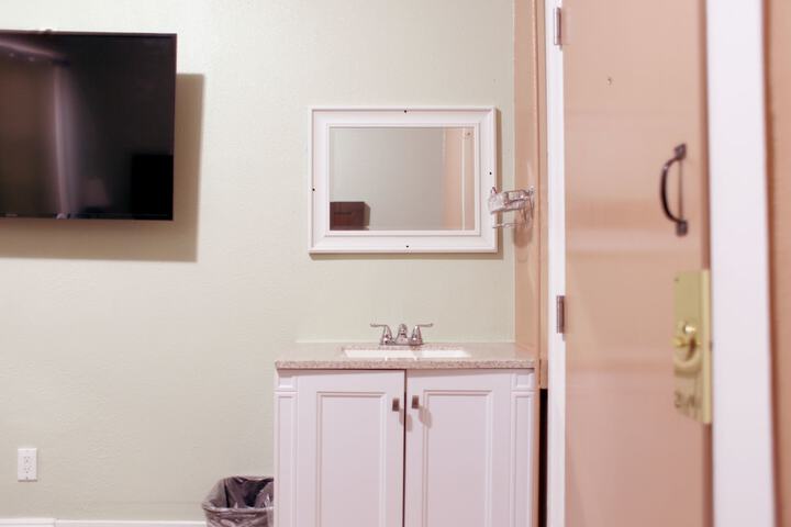 Room 32 of 53