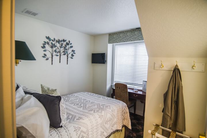 Room 46 of 144