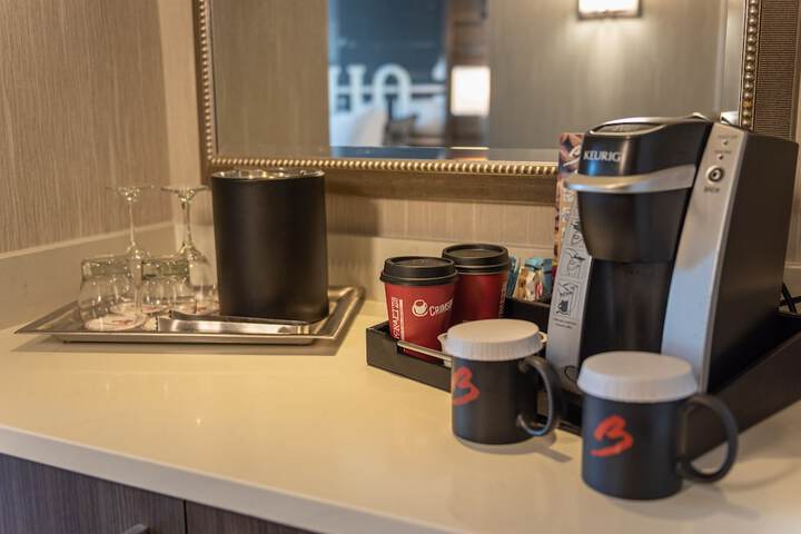 Breakfast/Coffee Service 24 of 27