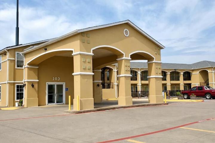 Scottish Inns & Suites Forney / East Dallas