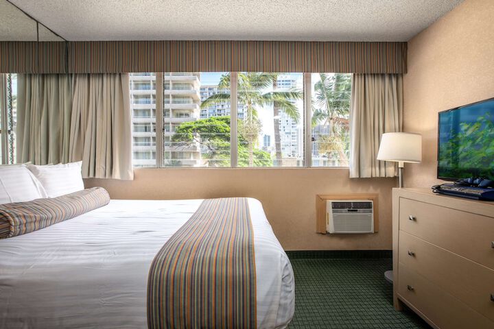 Room 8 of 34