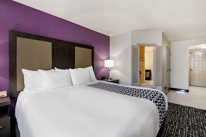 La Quinta Inn by Wyndham West Long Branch / NJ Shore Area
