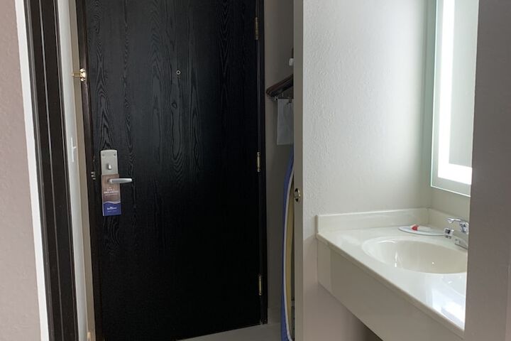 Room 6 of 21