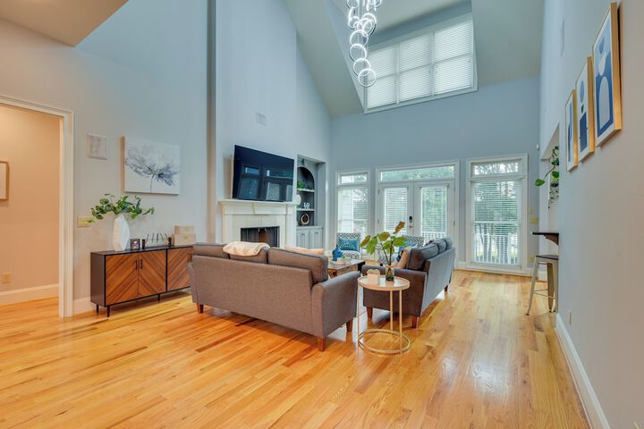 Grand Lakefront Home in Hartwell w / Game Room!