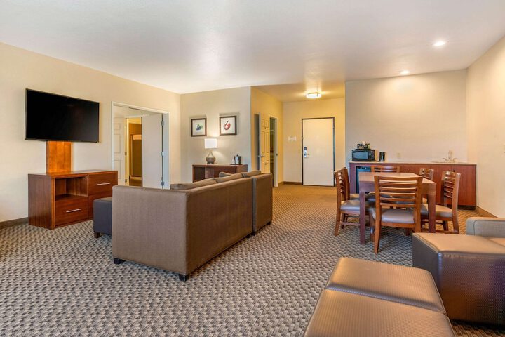 Room 44 of 73
