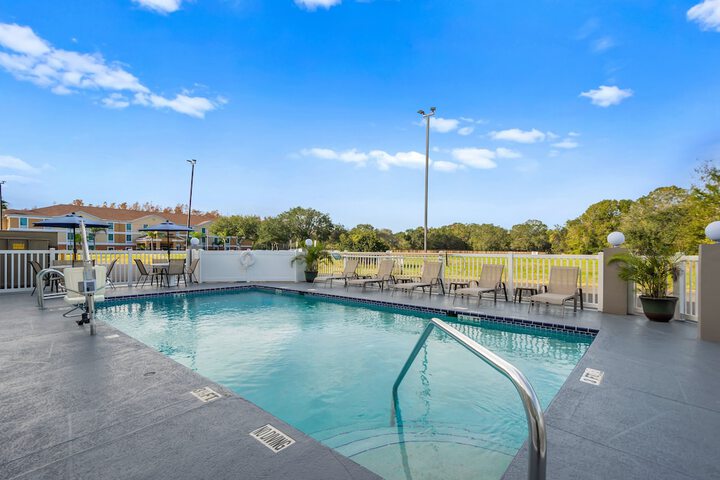 Pool 11 of 49