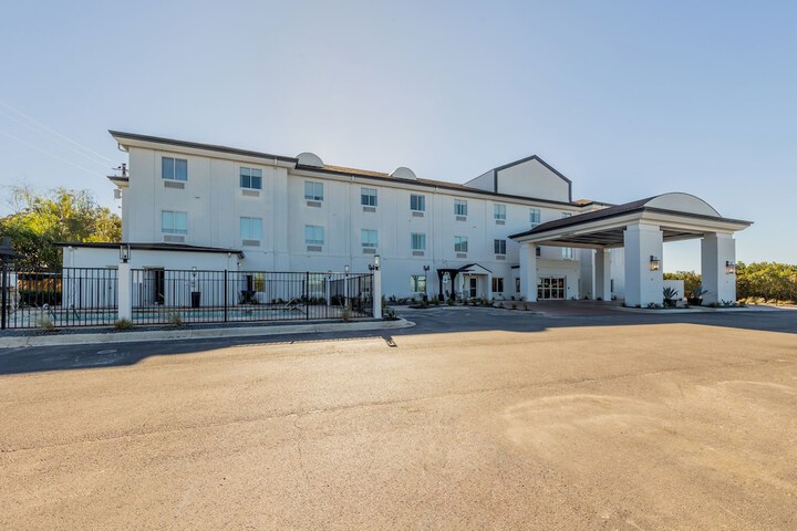 Hotel 3 of 43