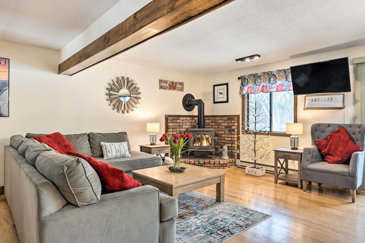 Hartford Escape w / Fire Pit 3 Mi to Ski & Golf!