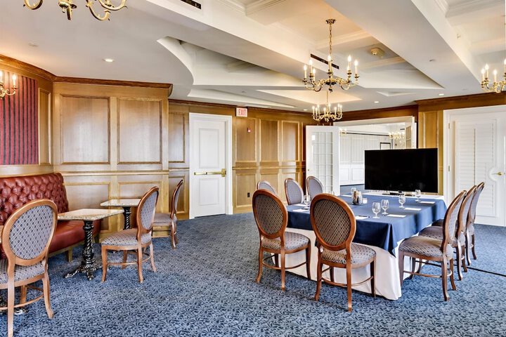 Madison Beach Hotel