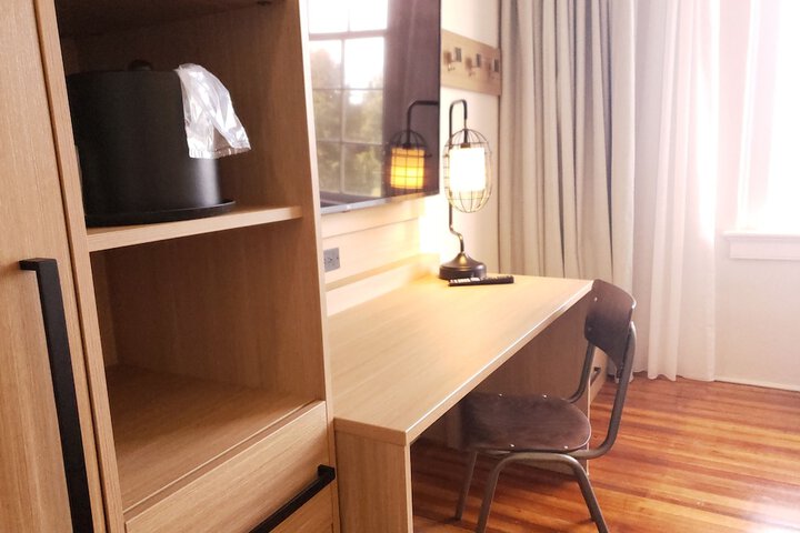 Room 53 of 89