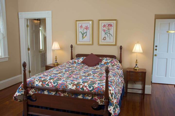 Lookaway Inn