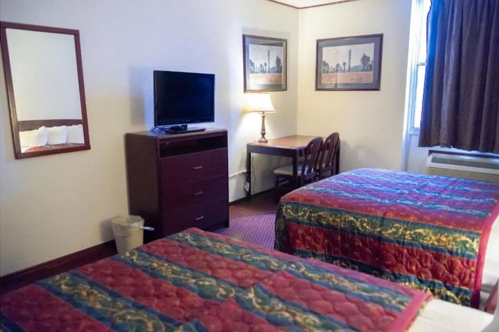 Room 11 of 15