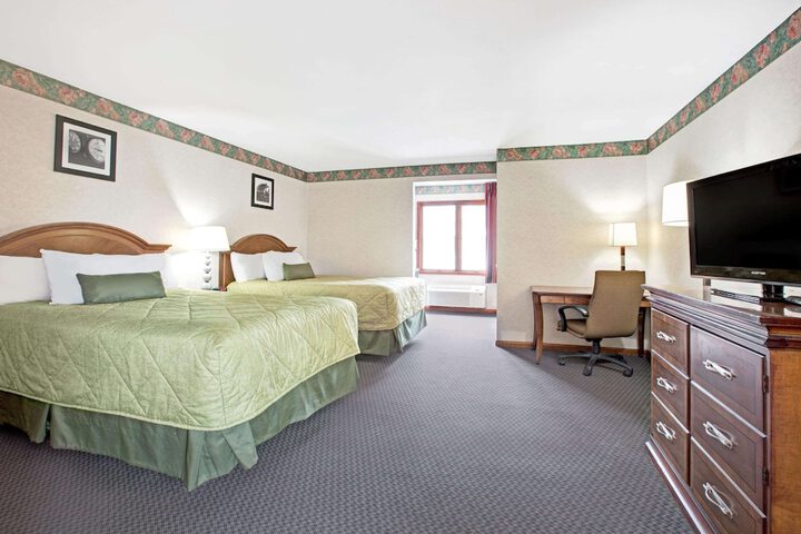 Room 8 of 26