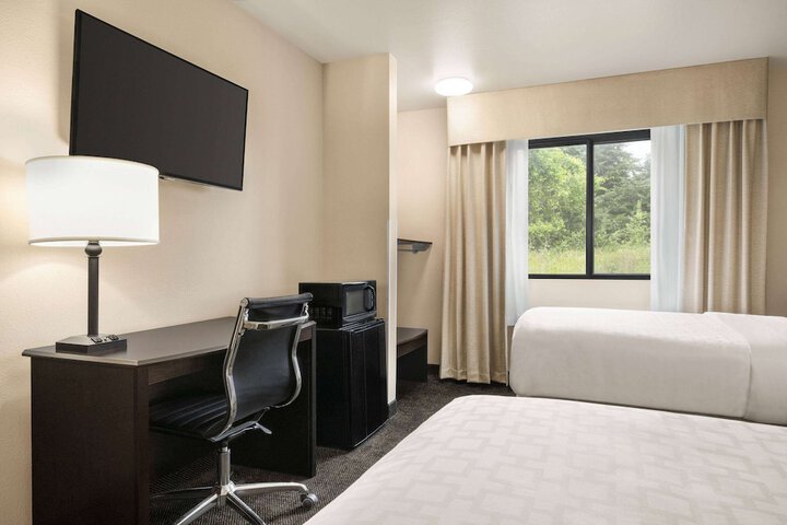 Room 12 of 34