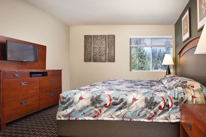 Room 9 of 16