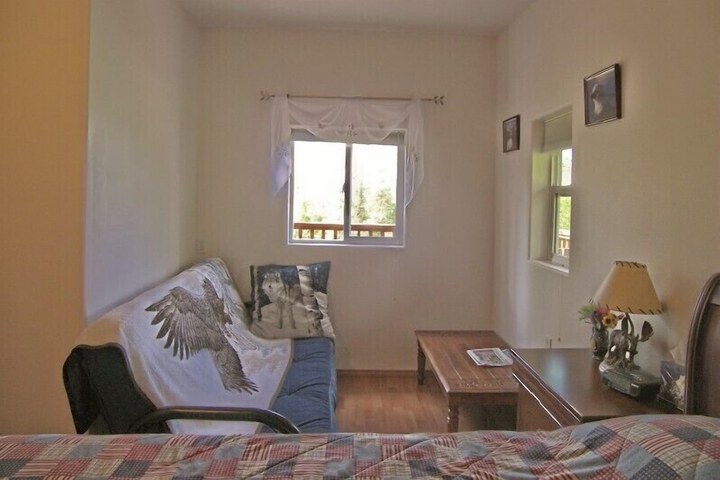 Room 6 of 36