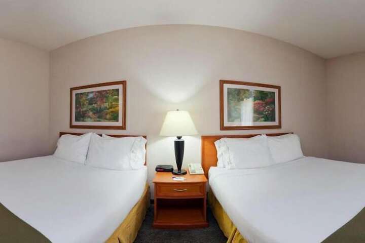 Room 47 of 63