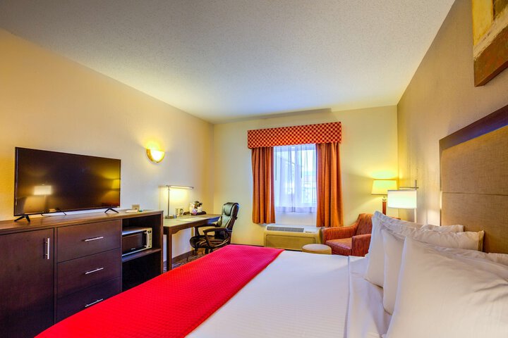 Room 9 of 28