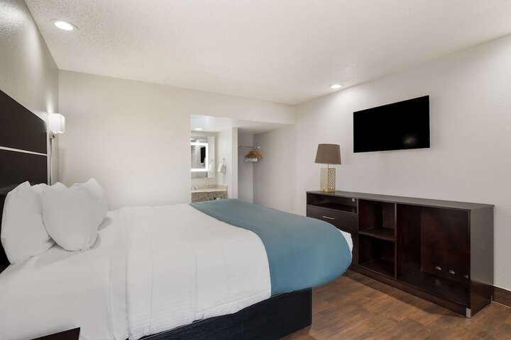 Room 22 of 26