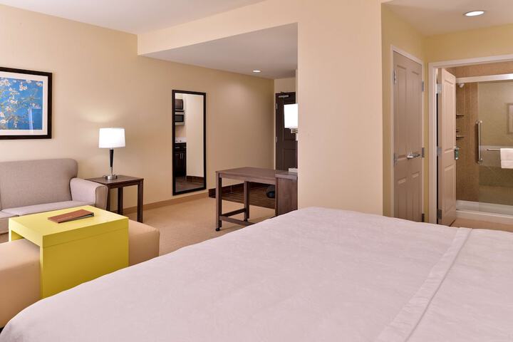 Room 40 of 80