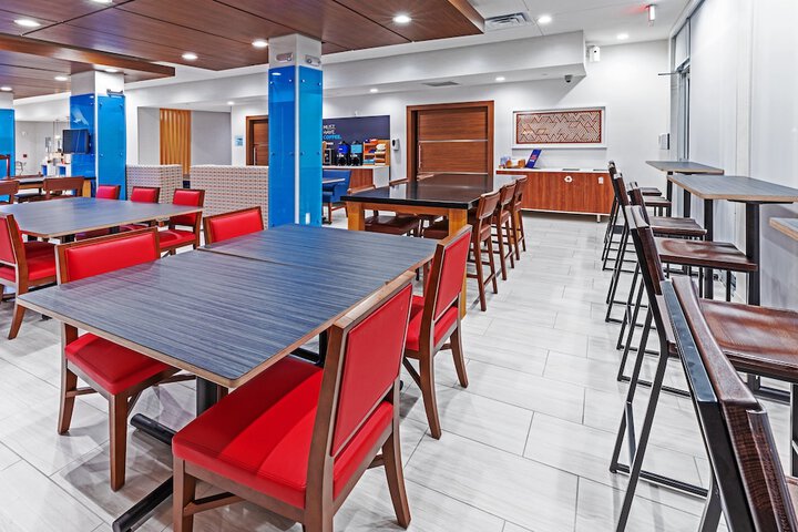 Holiday Inn Express & Suites Stafford NW - Sugar Land by IHG