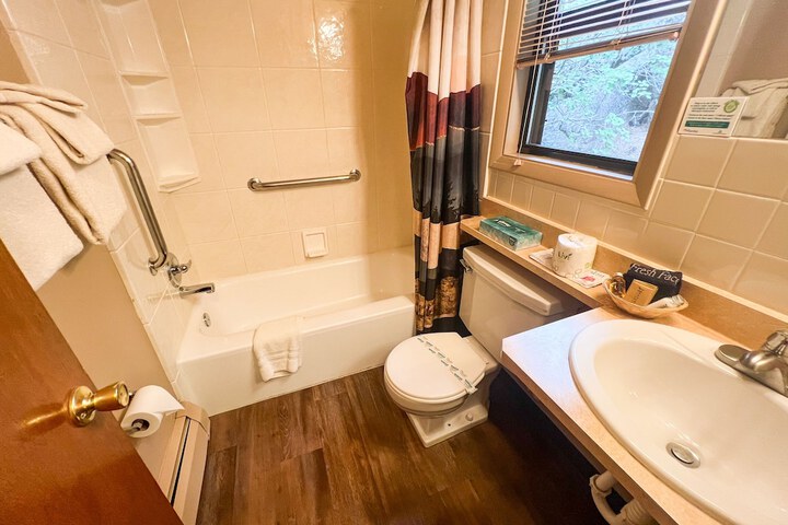 Room 35 of 261