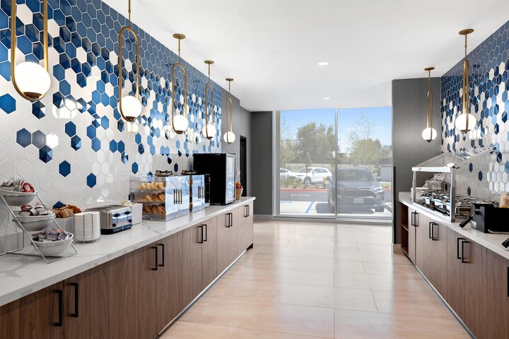 La Quinta Inn & Suites by Wyndham La Habra