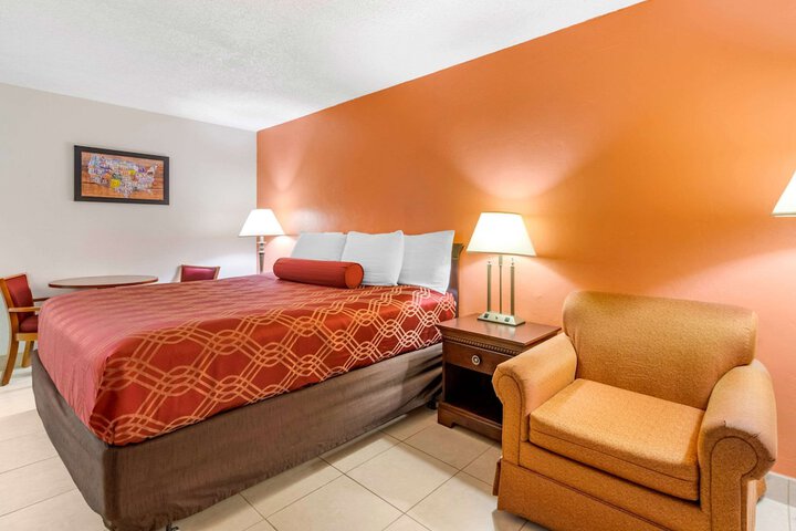 Econo Lodge Fort Myers North