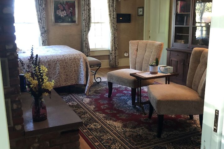 Aiken Manor B & B