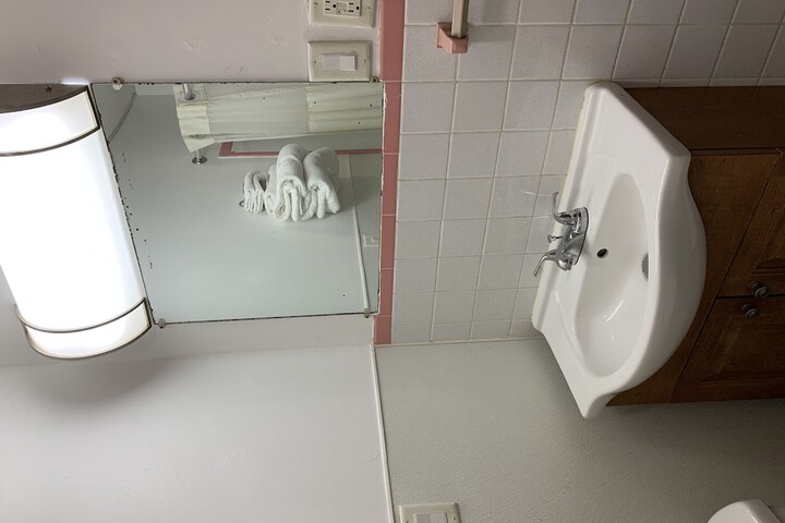 Room 17 of 31